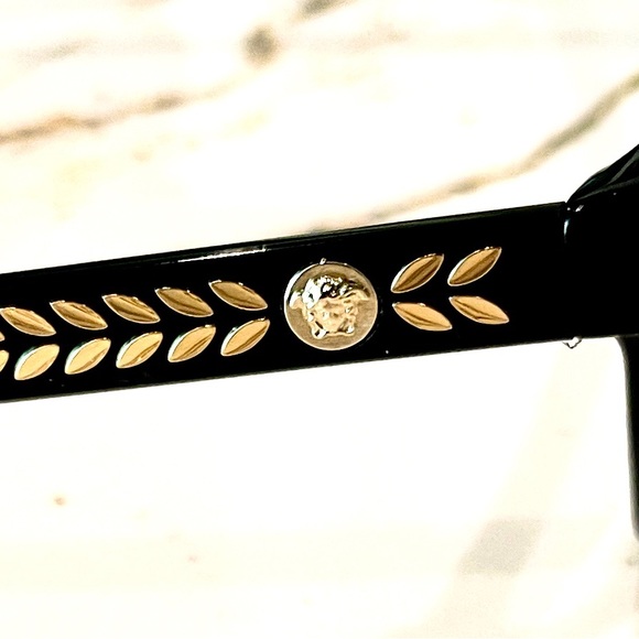 New Versace Glasses & Case Black frame/Gold logo - Picture 11 of 16